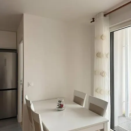 Moderne Avec Balcon Proche De Paris