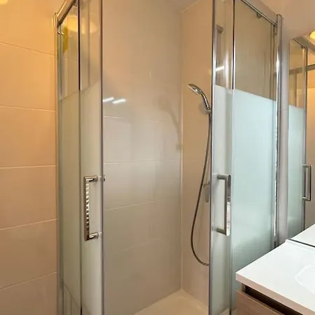 Moderne Avec Balcon Proche De Paris Apartamento