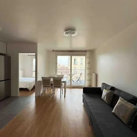 Moderne Avec Balcon Proche De Paris Apartamento *